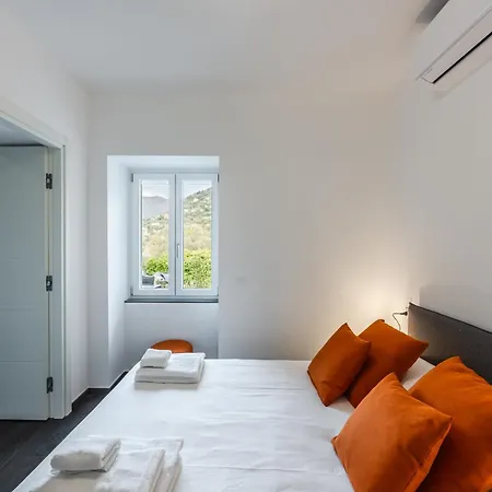 - Con Roccia Naturale Apartment